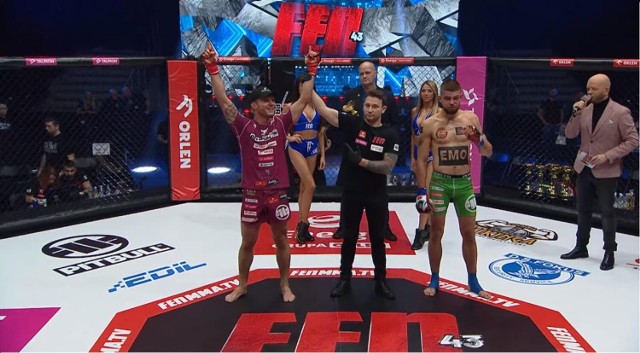 Konrad Furmanek (Ankos MMA) pokonuje Dawida Borzęckiego na gali FEN 43! (16.12.2022r.)