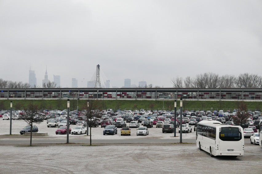 Warszawa traci gigantyczny parking. Teraz "dostępny dla wszystkich bezpłatnie". Ale z małym wyjątkiem