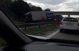 Wypadek na autostradzie A4. Zderzyły się trzy ciężarówki [ZDJĘCIA]