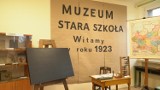 W Szkole Podstawowej nr 1 w Porębie trwa wystawa "Urok Dawnej Szkoły". 100-letnia klasa, wyposażenie czy dokumenty. WIDEO i ZDJĘCIA