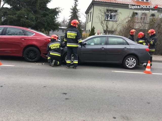 Cztery auta zderzyły się na ul. Traugutta w Pszowie