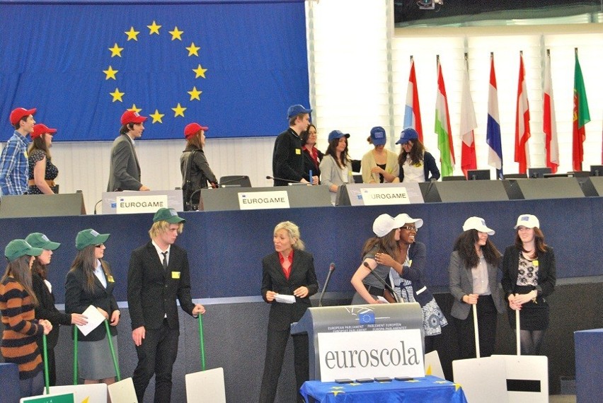 Młodzi tomaszowianie w nagrodę obradowali w Strasburgu