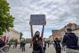 Protest "Dziś Tuleya, jutro Ty" w Poznaniu. Uczestnicy wstawili się za sędzią, który sprzeciwiał się rządowym reformom sądownictwa