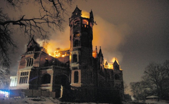 W ubiegłą sobotę pożar strawił większość pałacu