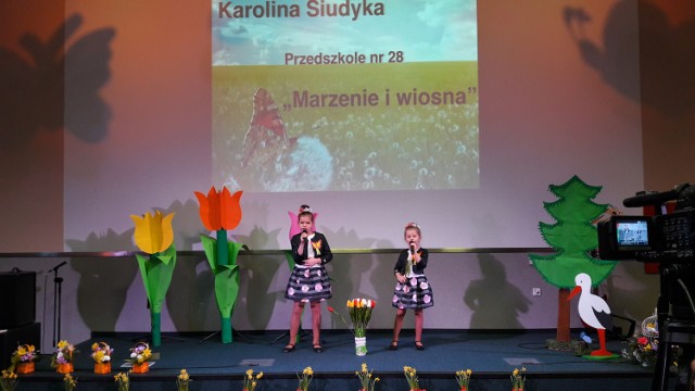 I Miejski Festiwal Piosenki Wiosennej w dąbrowskiej bibliotece