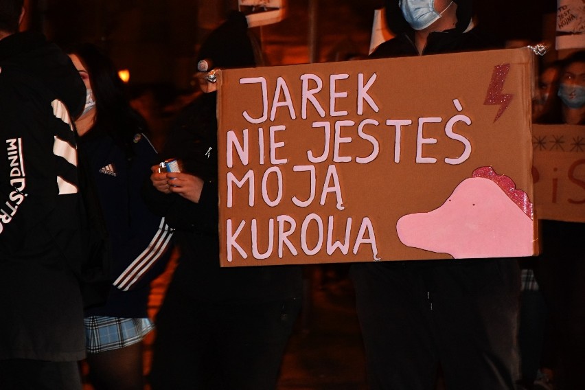 "Quo Vadis Polsko" i "No Woman No Kraj". Zobacz najlepsze hasła z protestów kobiet w Oleśnicy i Sycowie [ZDJĘCIA]