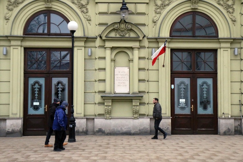 Lublin. Teatr im. Juliusza Osterwy w żałobie po śmierci aktora Przemysława Gąsiorowicza