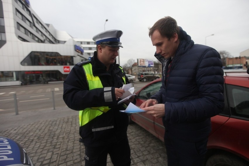 Kraków. Lider Korwin ukarany. Przeszedł na czerwonym [WIDEO]