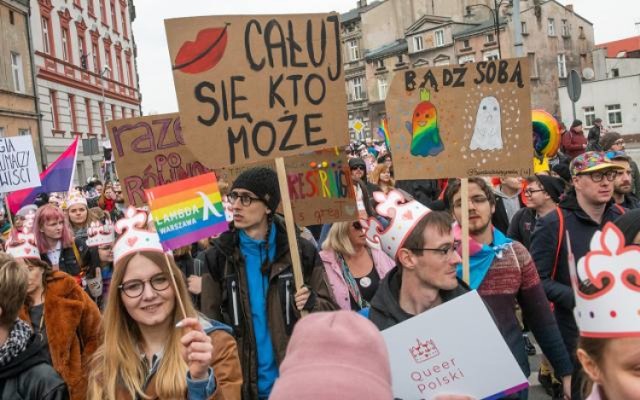 Czy radni przyjmą deklarację, że "Gniezno jest miastem wolnym od ideologii LGBT"? Mamy odpowiedź organizatorów Marszu Równości