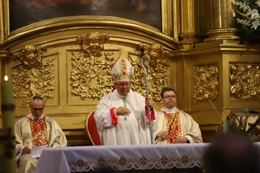 Arcybiskup Henryk Jagodziński przewodniczył mszy świętej w Bazylice Katedralnej w Kielcach przed Marszem dla Życia i Rodziny 