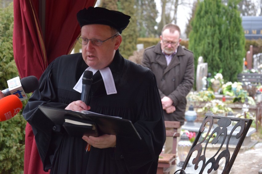 W ostatnią drogę Elisabeth Lohrke odprowadził pastor Janusz...