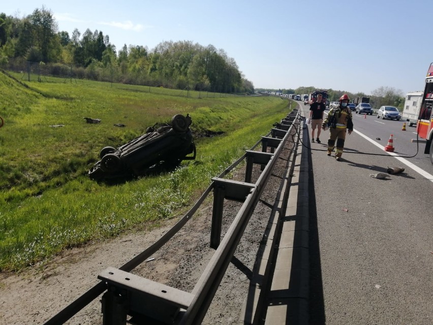 Wypadek na autostradzie A4 w Borku koło Bochni. Samochód...