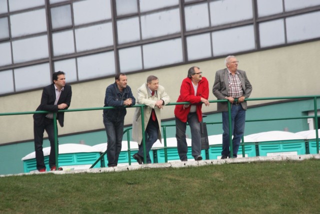 Już w sobotę prezydent Zawiercia Ryszard Mach pojawił się na meczach Viretu CMC Zawiercie i Warty Zawiercie.