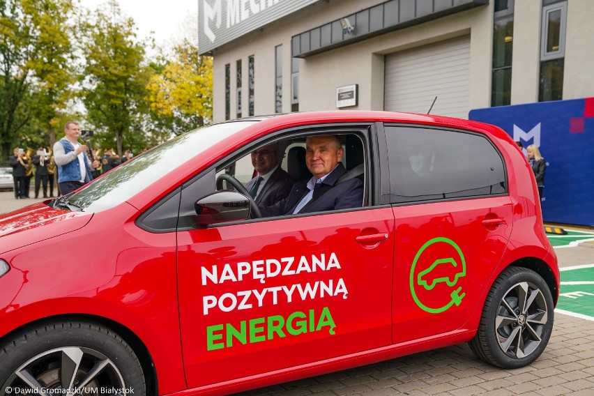 Stacja ładowania pojazdów elektrycznych przy Zespole Szkół Mechanicznych w Białymstoku [foto]