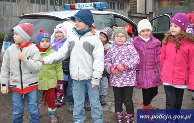 Uczniowie odwiedzili policjantów w Giżycku