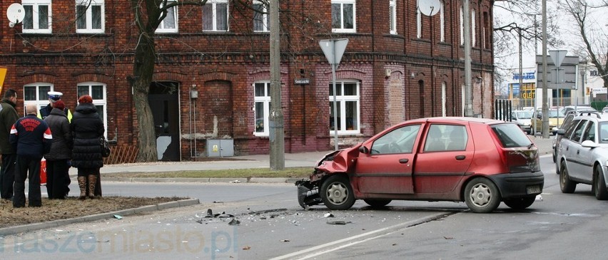 Wypadek na Chrobrego w Toruniu - zdjęcia