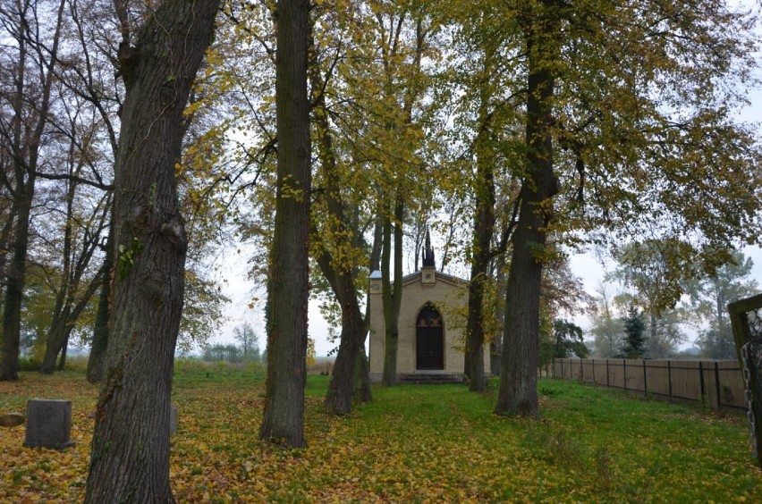 Historia na Żuławach. Neogotycka kaplica z XIX wieku  i ślady ewangelickiego kościoła w Żuławkach