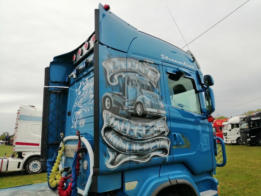 Trwa Truck Show Nowy Staw 2023. W żuławskim miasteczku spotkali się fani motoryzacji i muzyki 