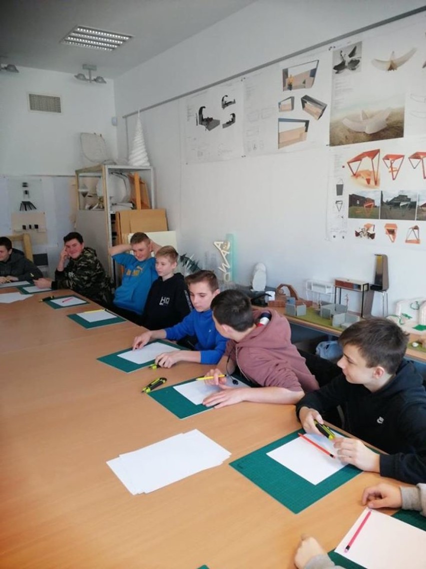 Gm. Cedry Wielkie: Uczniowie ze szkoły w Wocławach biorą udział w projekcie „Młodzieżowy College Kreatywności i Innowacyjności” [ZDJĘCIA]