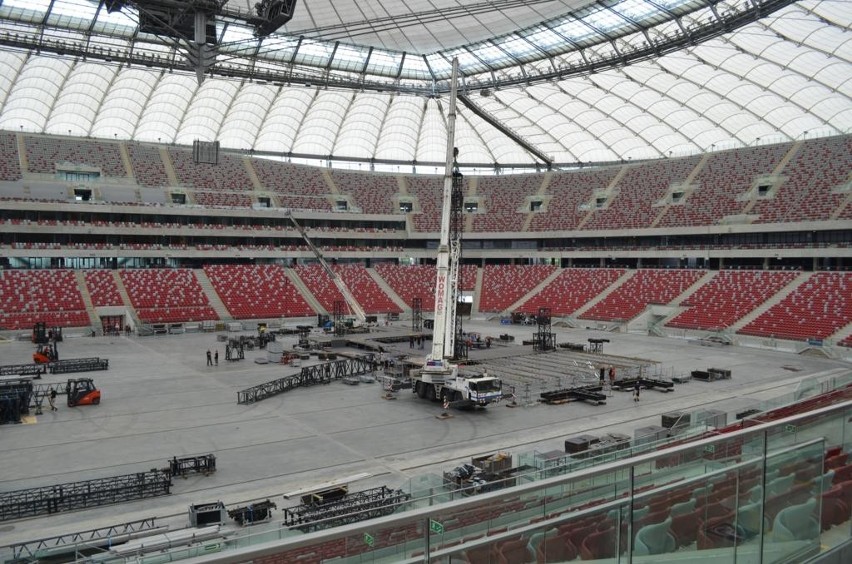 Powstaje scena na koncert Paula McCartney'a na Stadionie Narodowym [ZDJĘCIA]