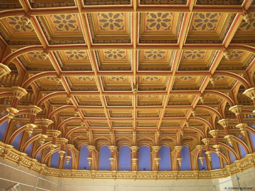 Odnowiony strop Sali Sesyjnej Dworca Głównego we Wrocławiu