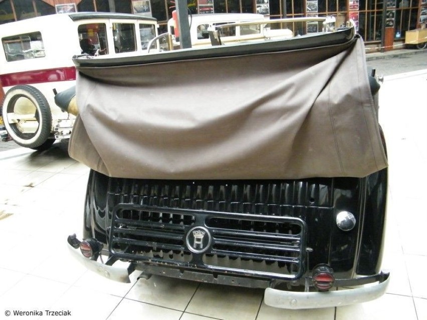 Samochód pochodzi z 1938 r. Posiada 8-cylindrowy silnik, o...