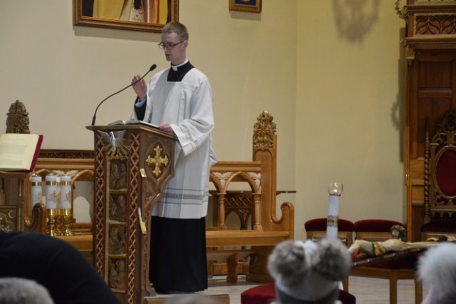 Święcenie pokarmów w Wielką Sobotę w parafii św. Leona w Wejherowie