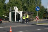 Wypadek na skrzyżowaniu ulic Warszawskiej i Łódzkiej. Przewróciła się ciężarówka [FOTO]