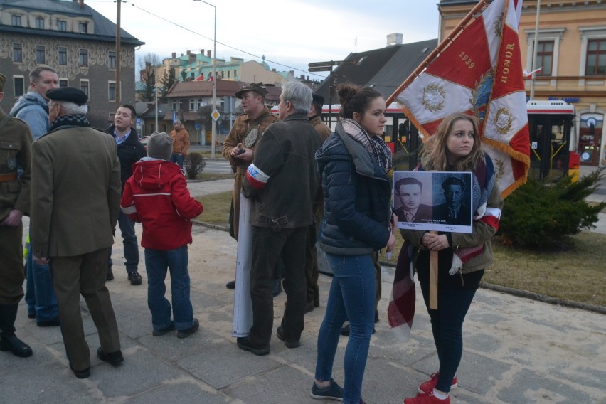 Marsz ulicami Bielska-Białej z okazji Narodowego Dnia Pamięci Żołnierzy Wyklętych [ZDJĘCIA]