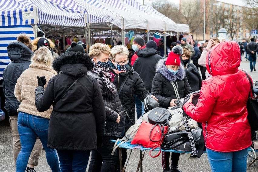 Na bydgoskiej giełdzie oferta już mocno wiosenna - lżejsza...