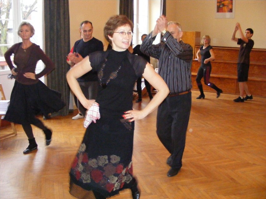 Renata Gaj - Kowalska  prezentowała tańce z Pałuk