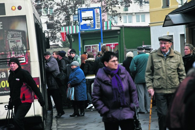 Autobus z Psiego Pola był konieczny, bo mieszkańcy podróżowali do centrum w wielkim tłoku