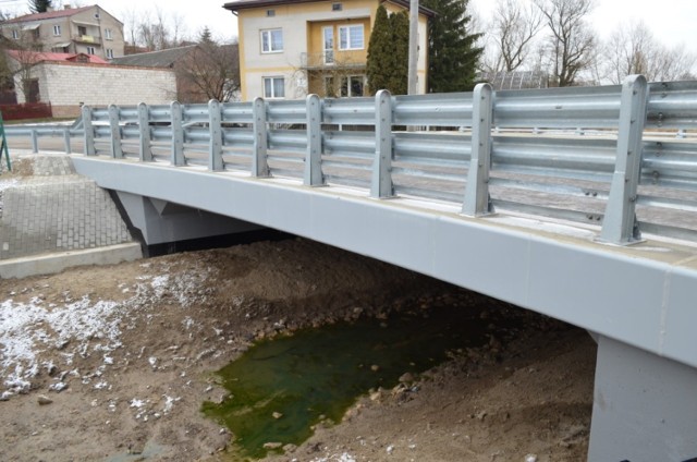 Przebudowany most na drodze powiatowej nr 2289L w miejscowości Zakrzówek.