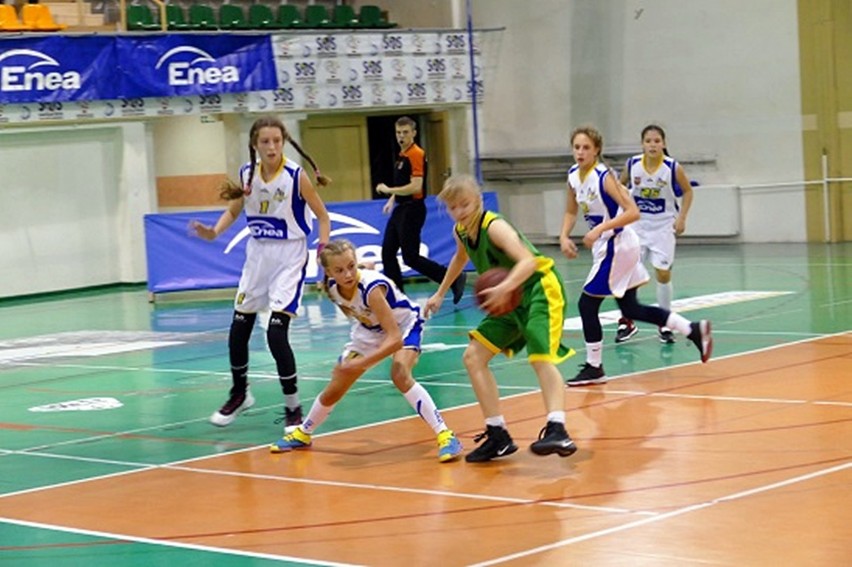 Koszykówka: dziewczęta U-14 Enea Basketu Piła wyraźnie pokonały Tęczę Leszno