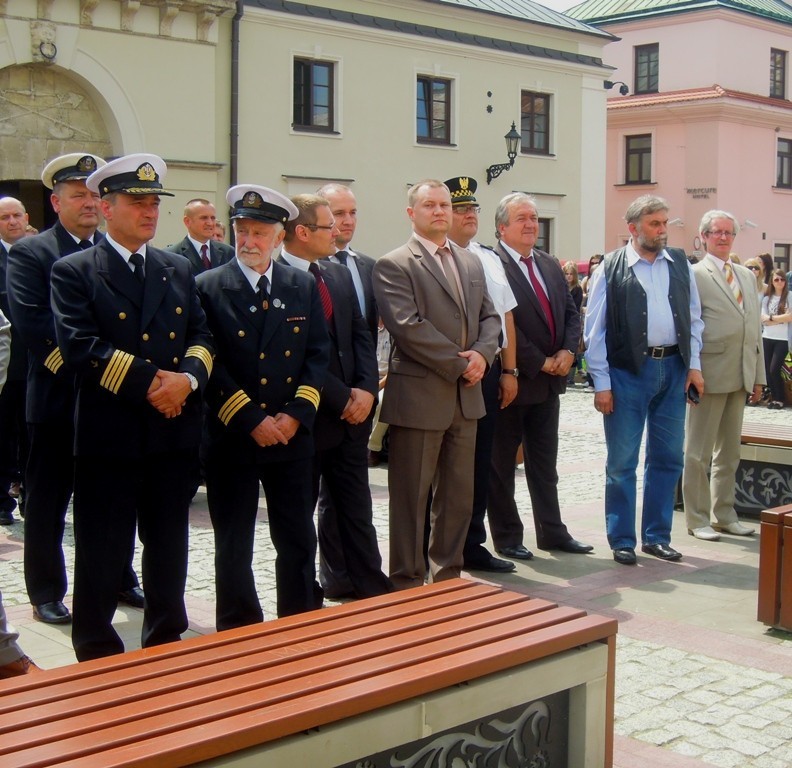 Zamość: Odsłonili kotwicę na Rynku Solnym