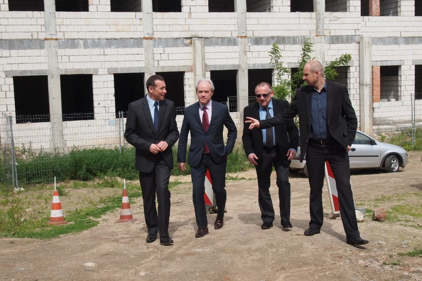Szpital w Gnieźnie: Czy są szanse na dokończenie budowy?