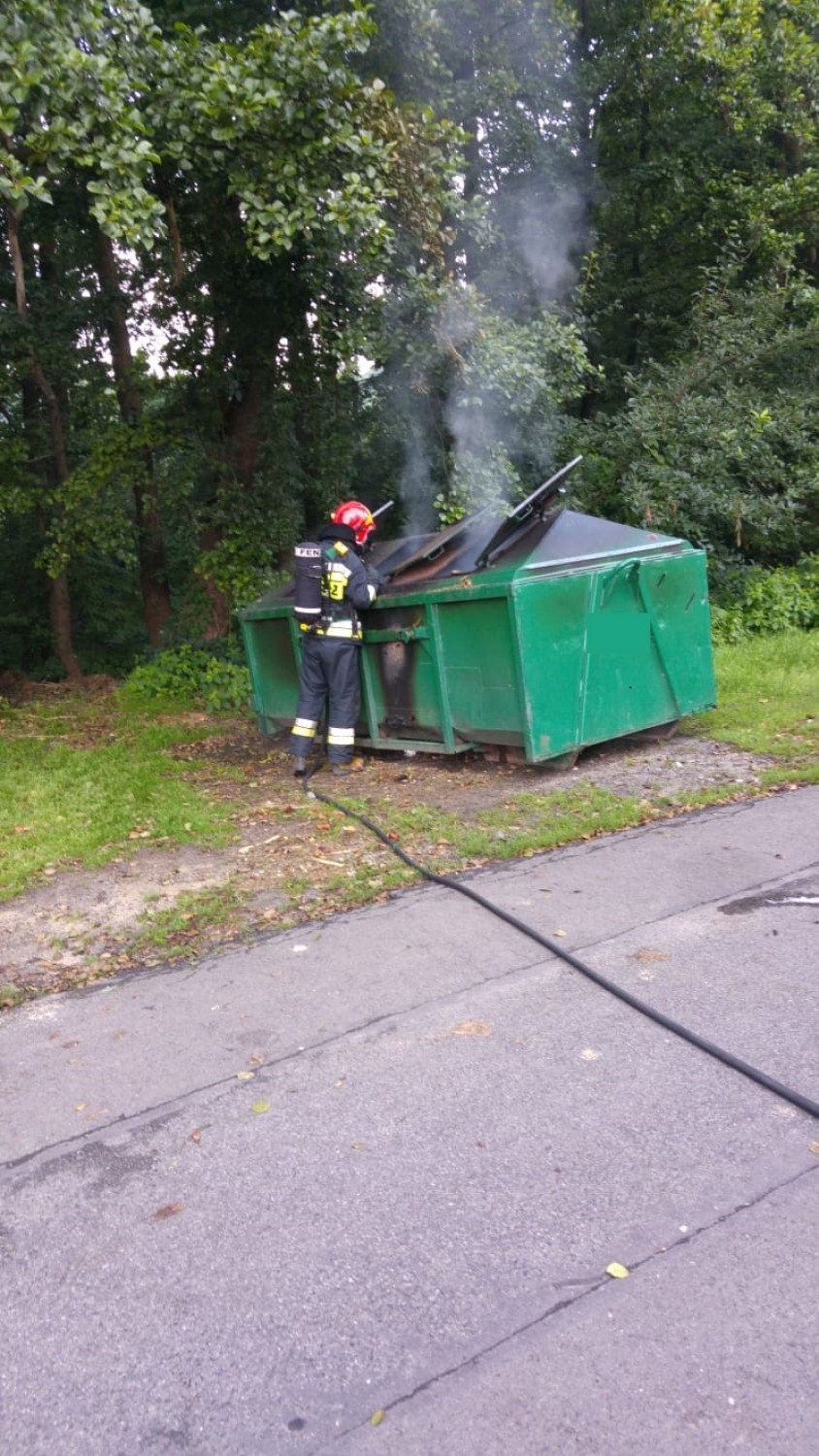 Jastrzębie: strażacy znowu musieli gasić kontener na śmieci