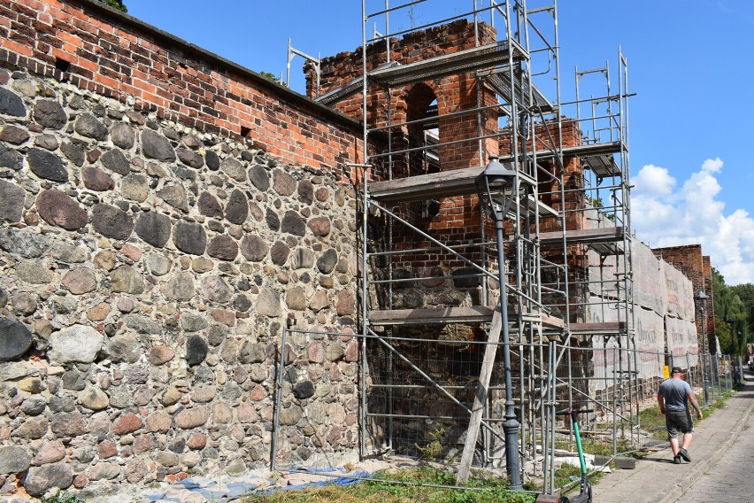 Kolejny odcinek murów miejskich zostanie poddany remontowi