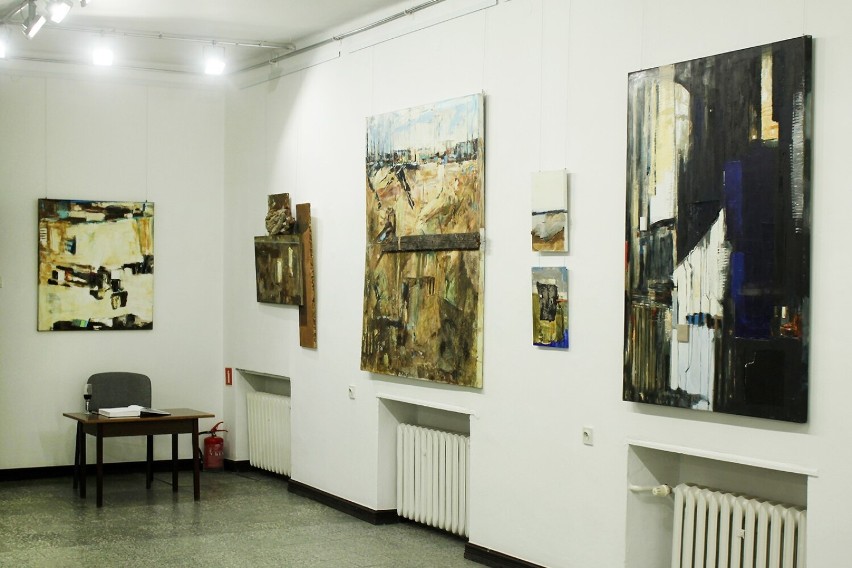 Malarstwo Krzysztofa Ryfy – nowa wystawa w sieradzkim BWA