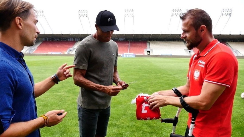 Rivaldo i Kamil Rosiek na stadionie Cracovii