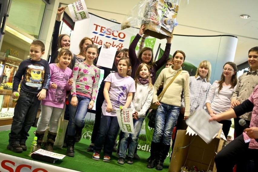 Wrocław: Uczniowie z SP 2 laureatami konkursu Tesco dla Szkół (ZDJĘCIA)