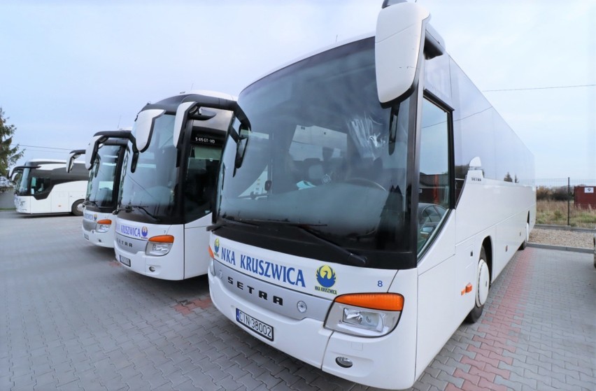 Powiat inowrocławski. Autobusy obsługują już nowe linie utworzone przez starostwo na terenie powiatu inowrocławskiego. Zdjęcia