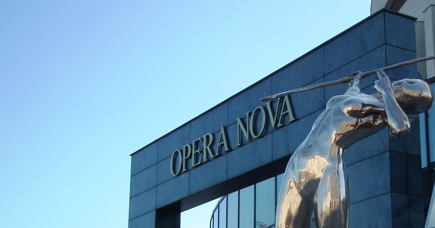 Przed Operą Nova jest Łuczniczka Nova (FOTO,WIDEO)