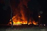 Pożar w Wolnym Dworze. Spłonął zakład produkujący meble FOTO, FILM