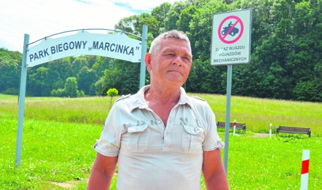 Andrzej Szarkowicz z Tarnowa jest oburzony zachowaniem 20-letniego kierowcy w parku biegowym