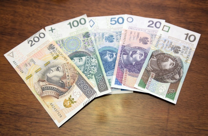 Sporo warte są też banknoty o numerze seryjnym składającym...