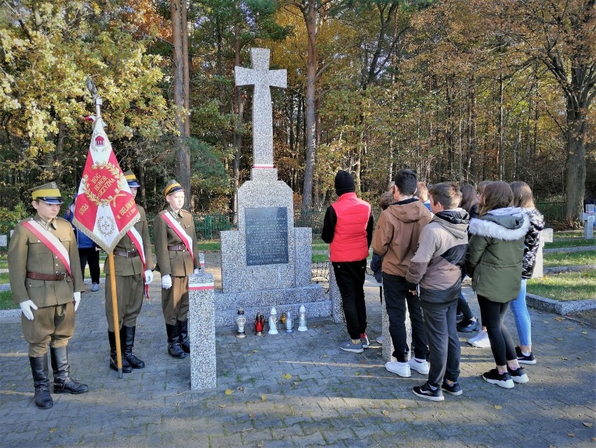 1 miejsce – Wiesława Kotecka - Szkoła Podstawowa im 17 Pułku Ułanów Wielkopolskich w Bielawach, klasa VII b