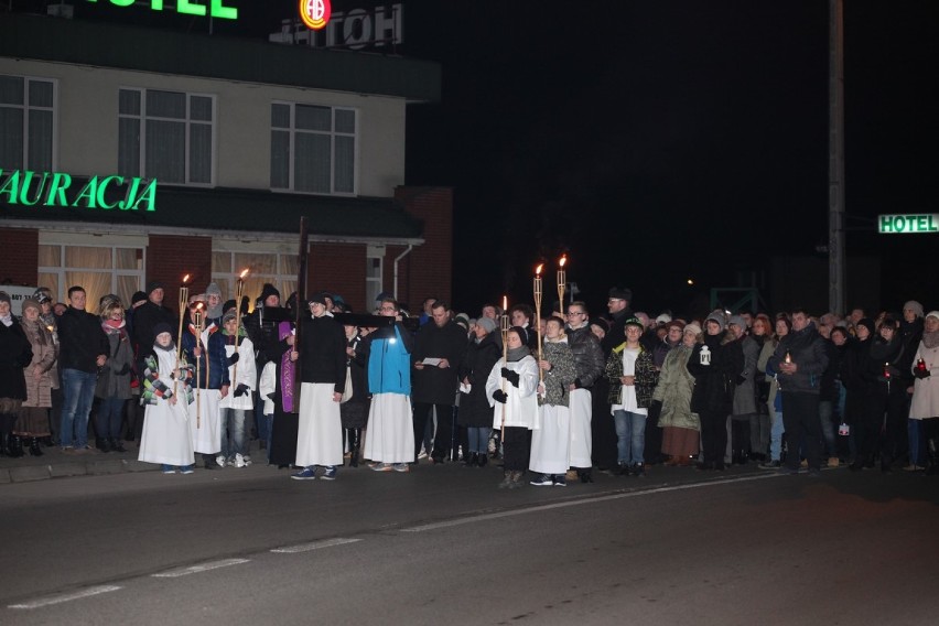 Droga Krzyżowa przeszła ulicami Wolsztyna [ZDJĘCIA]