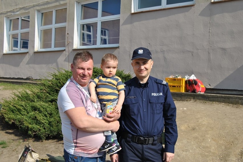 Gniezno: akcja charytatywna z udziałem policjantów dla małego Antosia