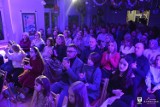 "Koncert na zimową nutę" w Domu Kultury "Zameczek" w Kielcach. Wokaliści i gitarzyści stworzyli magiczną atmosferę